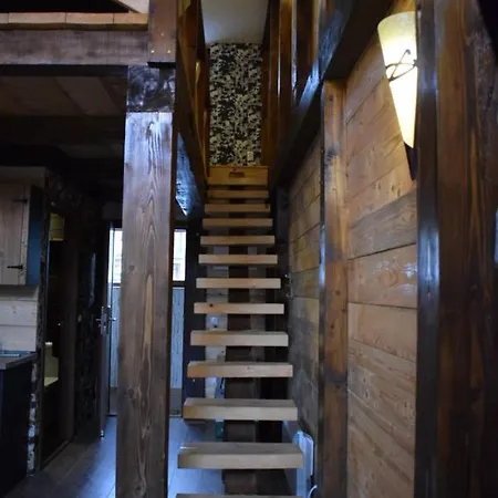 Dunja -ski Skola Apartman